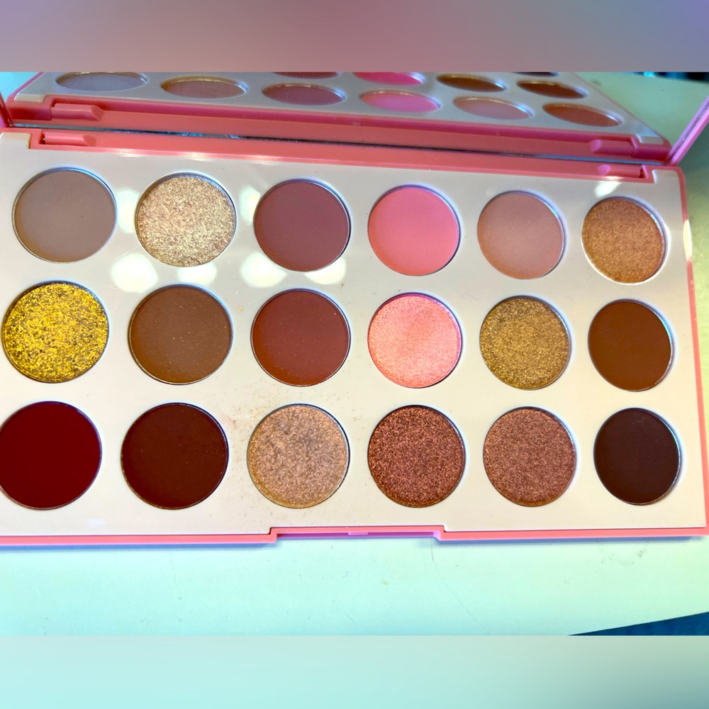 Morphe Vava Bloom Eyeshadow Palette and 9P Petal Passion Blush Palette